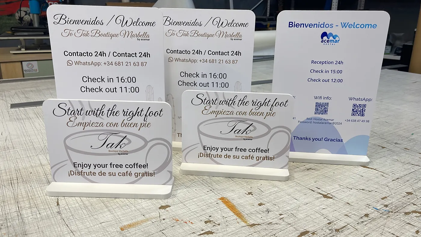 Carteles de mesa impresos para hotel